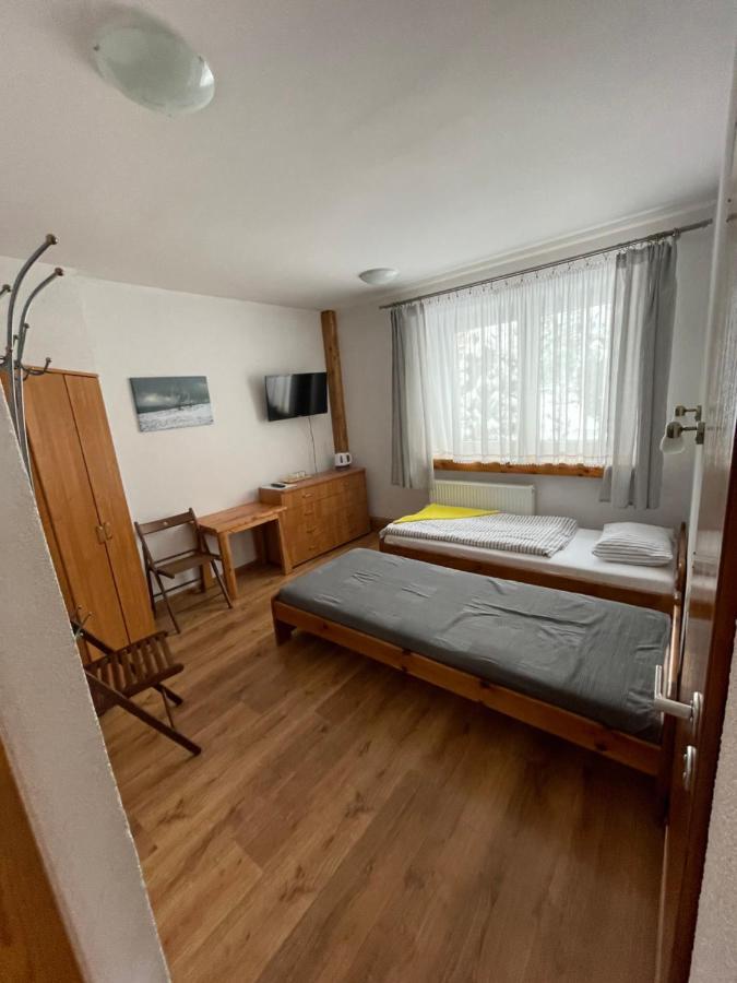 Hotel Gosciniec Ozna Kiczora Esterno foto