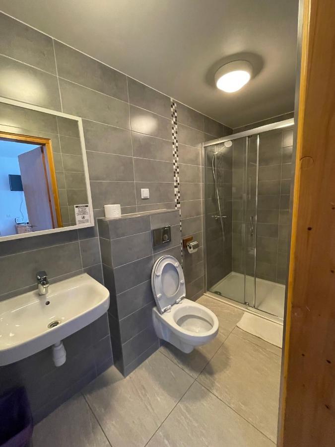 Hotel Gosciniec Ozna Kiczora Esterno foto