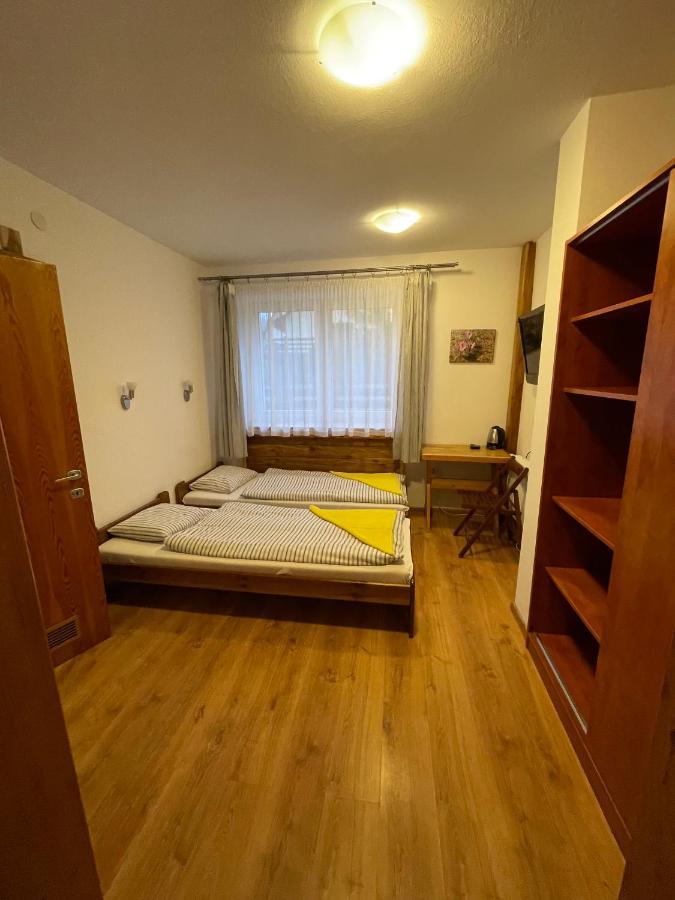 Hotel Gosciniec Ozna Kiczora Esterno foto